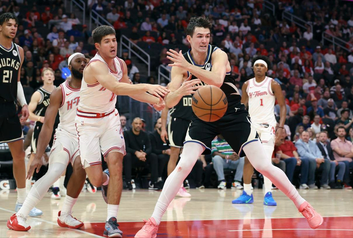 华体会体育-4连胜来到第5，火箭队有4个变化，一人可以重用，一招也能玩转|谢泼德|雄鹿|乌度卡|密尔沃基雄鹿队|休斯敦火箭队_新浪体育_新浪新闻